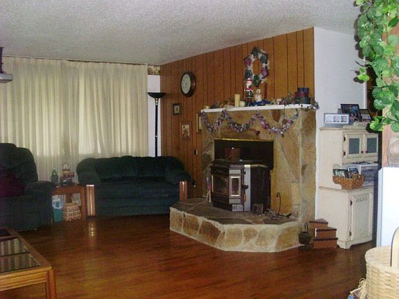 4th image of 104 Evergreen Ln
