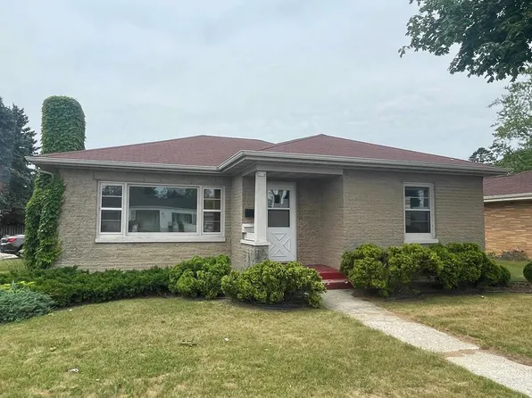 516 Jefferson St, Algoma, WI 54201