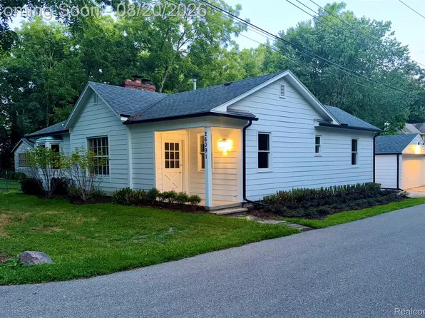 26091 German Mill Rd, Franklin, MI 48025