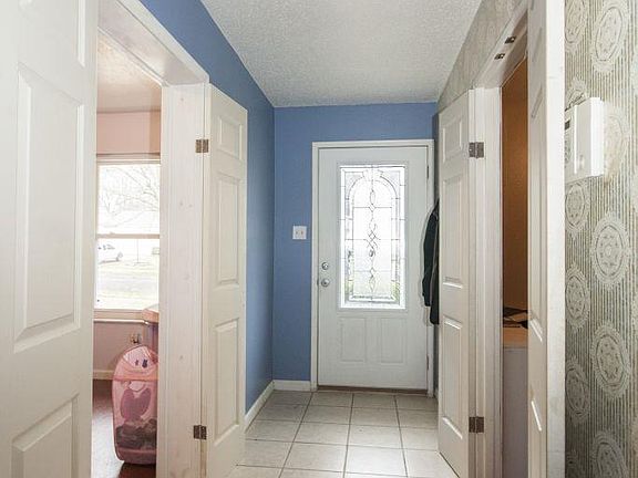 2nd image of 10658 Foxpath Dr