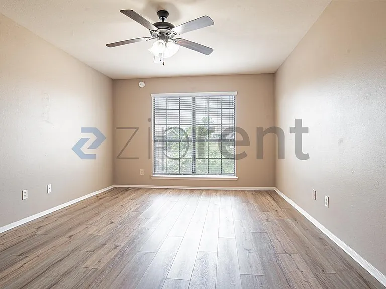 334 W Harwood Rd #A — Photo 15