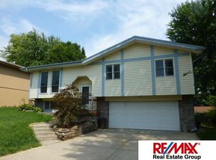 7705 Leafplum Dr, La Vista, NE 68128