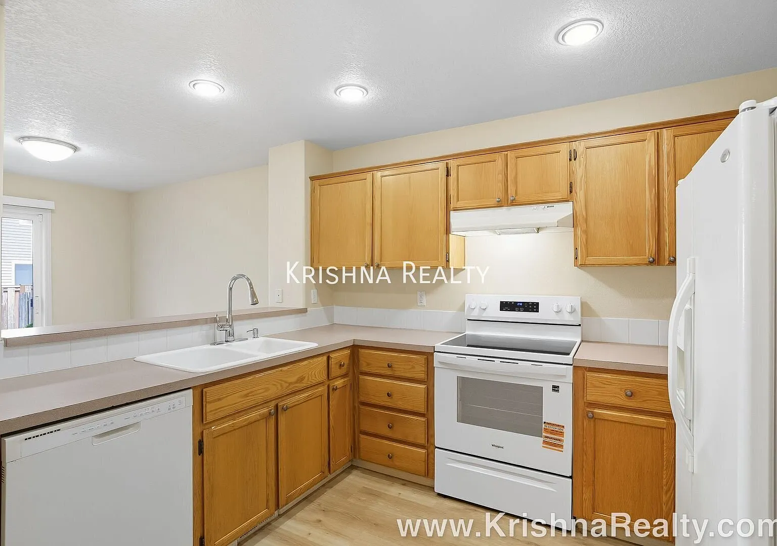 Lovely Traditional 3 Bedroom | 2.5 Bathroom Cottage Home | Located In Kaiser Woods Community In N... — Photo 4