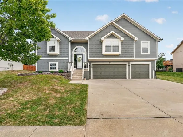 901 N Birch St, Kearney, MO 64060