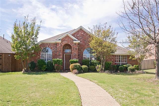1st image of 804 Patricia Dr