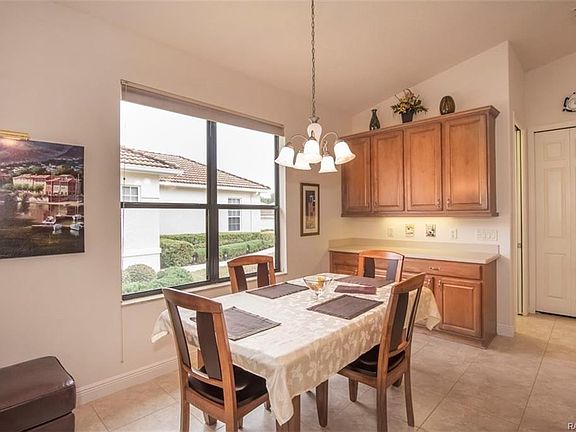 3rd image of 1591 W Laurel Glen Path