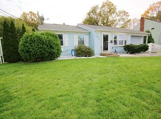209 Bayberry Rd, Woonsocket, RI 02895