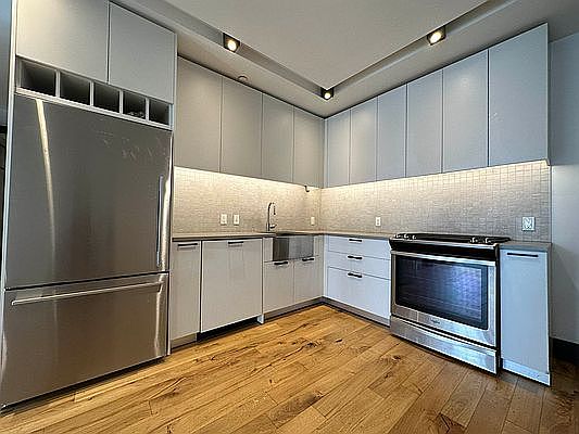 3rd image of 42-20 27th St #507