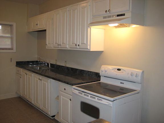 5th image of 1729 Park St