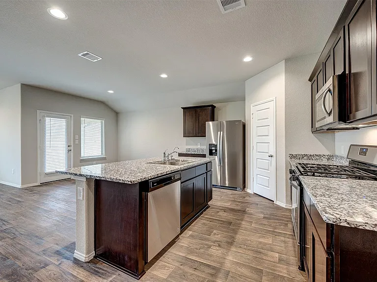 1710 Goose Island Ln — Photo 20