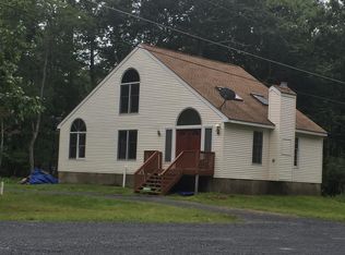 136 Maria Ln, Dingmans Ferry, PA 18328