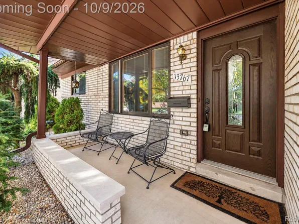 13767 Hamilton St, Riverview, MI 48193
