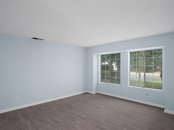 4th image of 1527 E Niles Ave