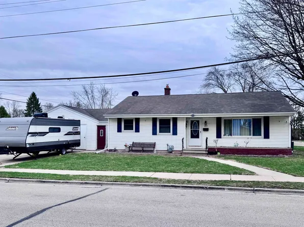 1035 Saint Paul St, Green Bay, WI 54304