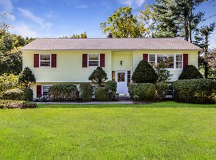 83 Robin Dr, Carmel, NY