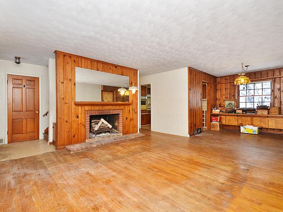 2nd image of 1515 Ferndale Ave