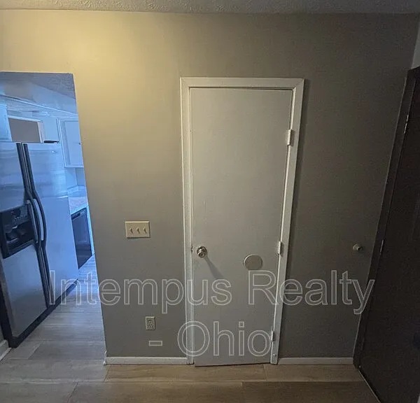10 King Arthur Ct — Photo 3