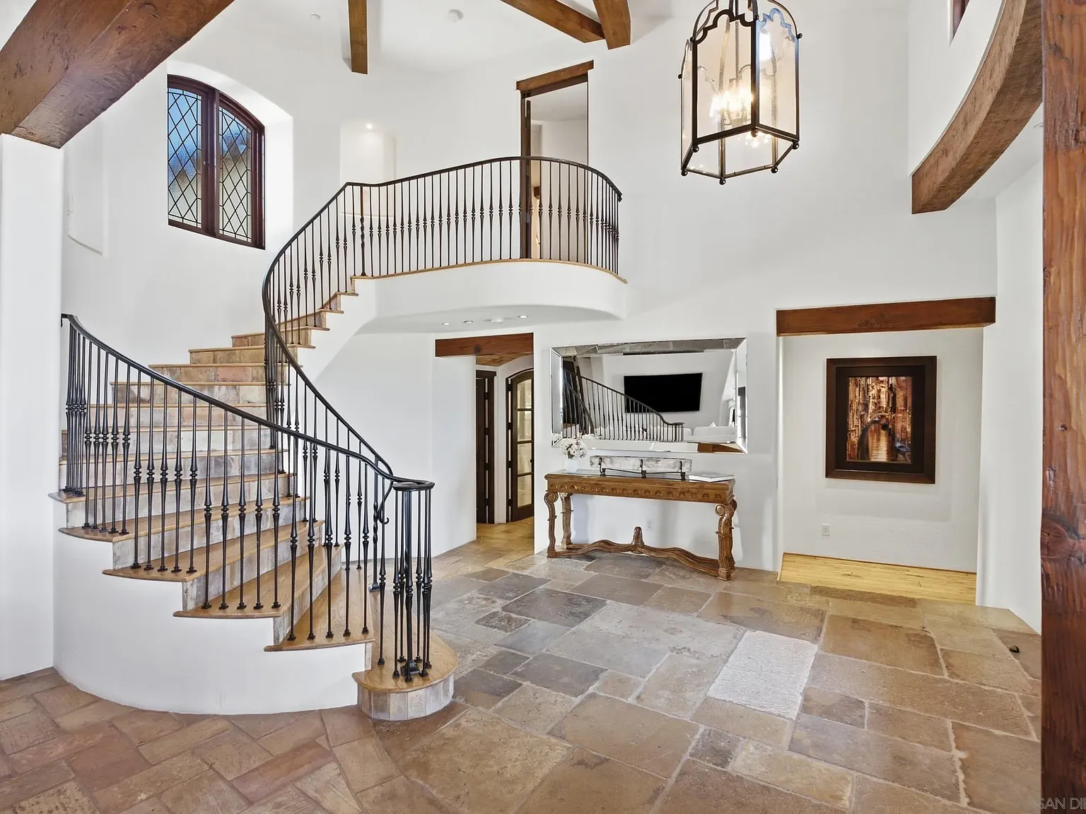 5 bed, 5.5 bath, 5914 sqft, $35,000 — Photo 4
