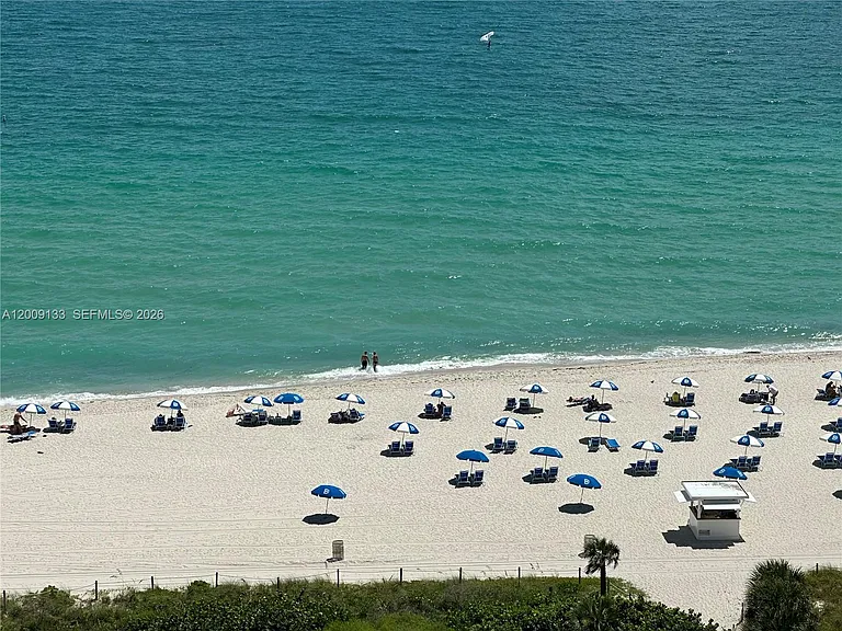 6039 Collins Ave #1510 — Photo 3