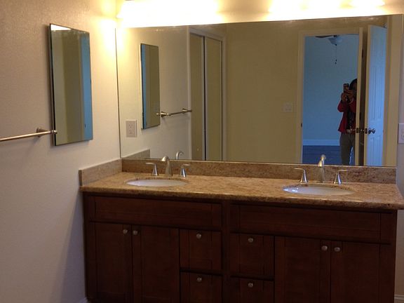 4th image of 4548 Fellows St