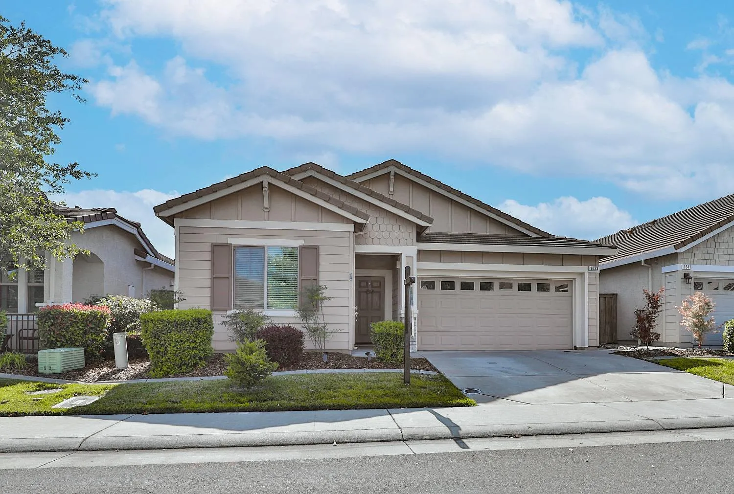 1833 Rezzano Way photo 1