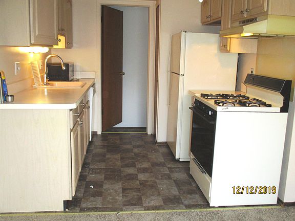 3rd image of 15629 Dupage Blvd