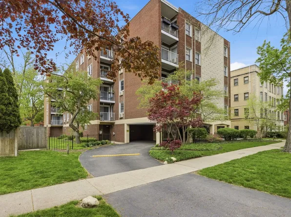 1310 Maple Ave APT 2C, Evanston, IL 60201