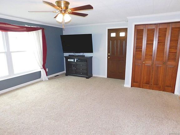 4th image of 117 Calvin Ct N