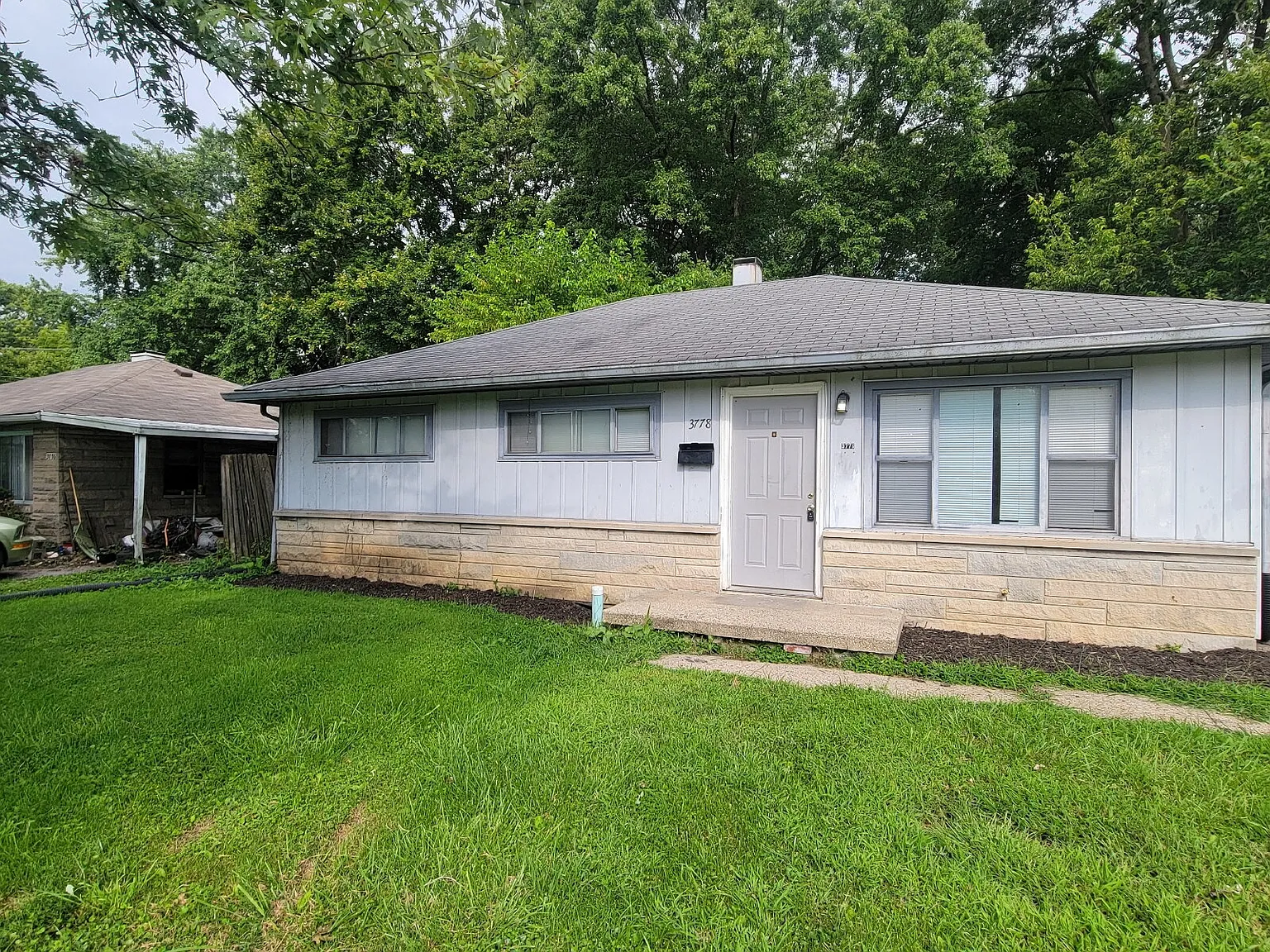 3 bed, 1.0 bath, $945 — Photo 1