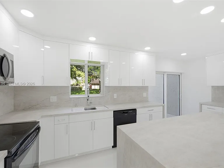 22384 Thousand Pines Ln — Photo 9