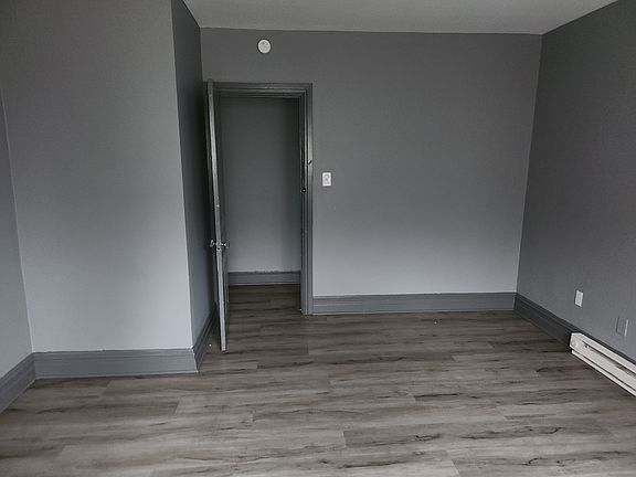 2nd image of 520 E King St #3