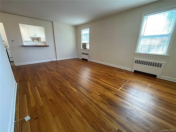 4th image of 743 N Broadway APT 1B