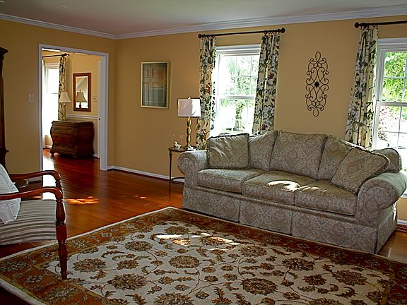 living room 