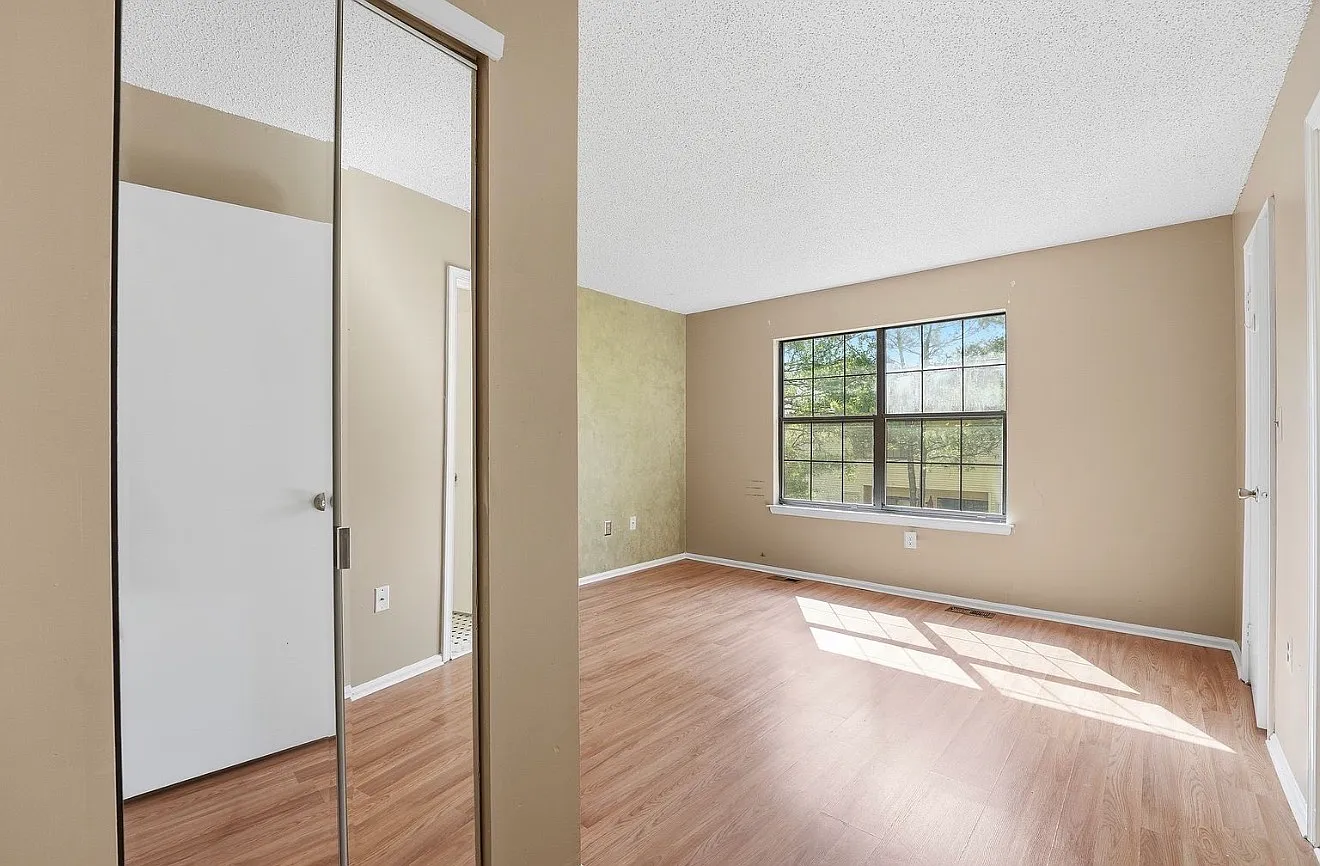 3 bed, 1510 sqft, $1,300 — Photo 1
