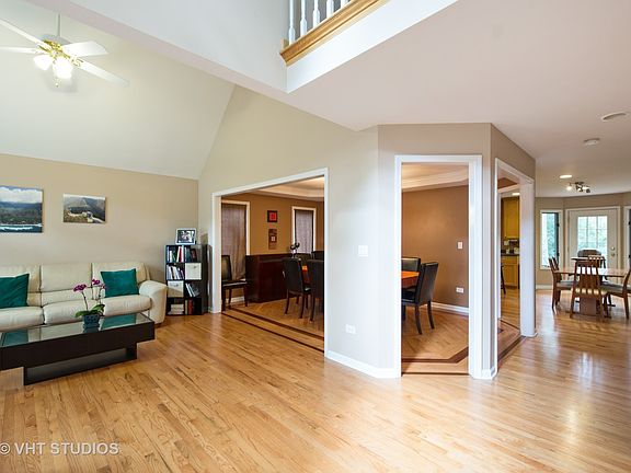2nd image of 3154 Everglade Ave