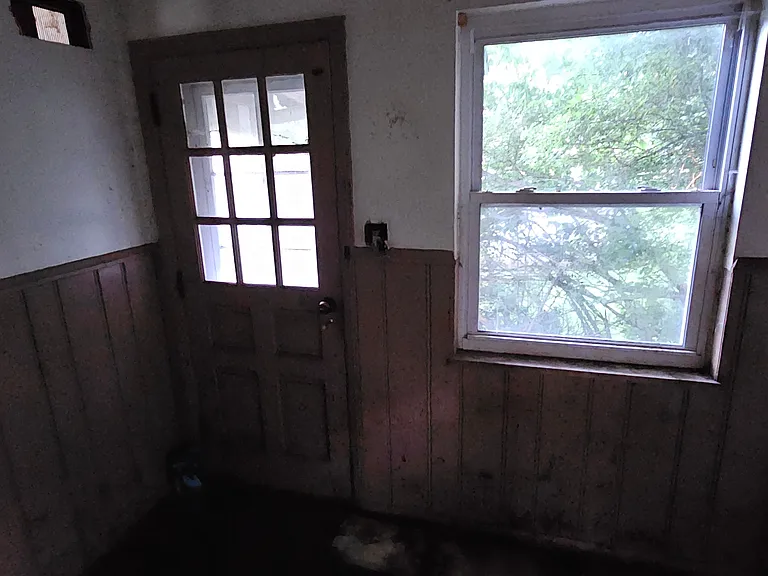 8461 Saint Clair Ave — Photo 3
