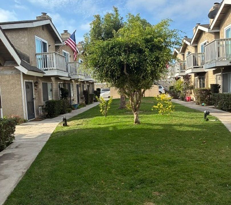 1st image of 276 Avocado St