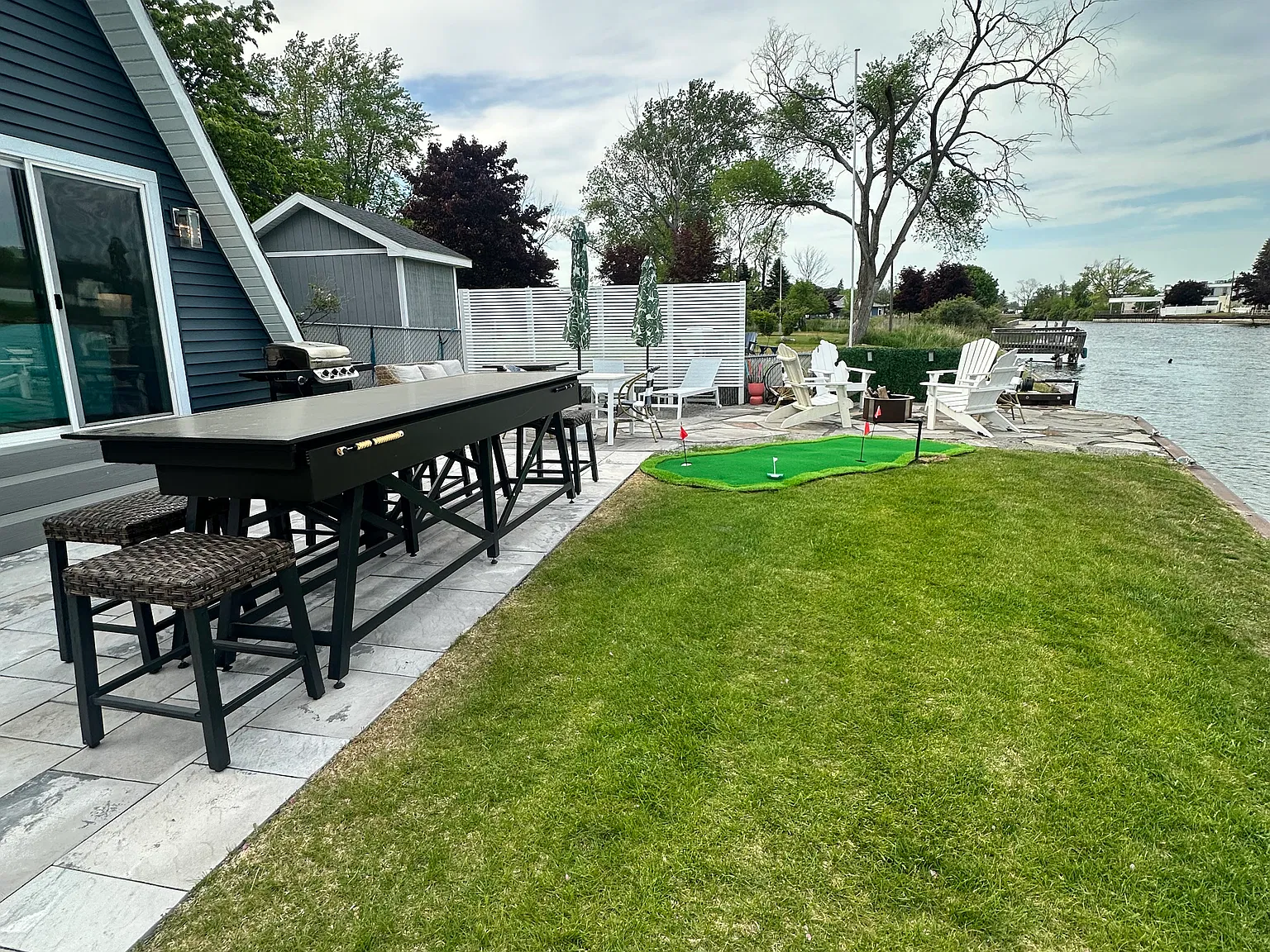 3 bed, 1100 sqft, $2,700 — Photo 2