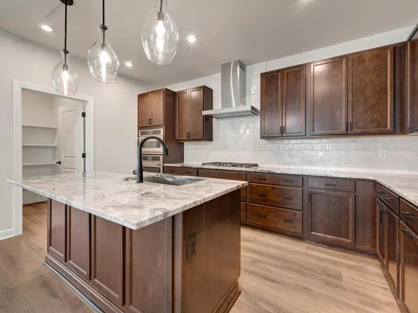 128 Sunny Glen Ct, Fuquay Varina, NC 27526
