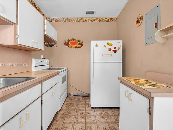 5th image of 151 E 16th St