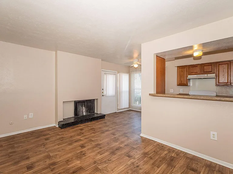 Center Ridge — Photo 37