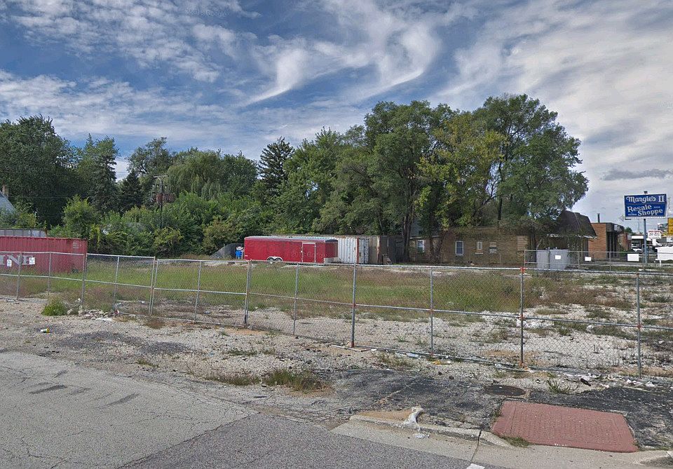 1st image of 2200 N Mannheim Rd