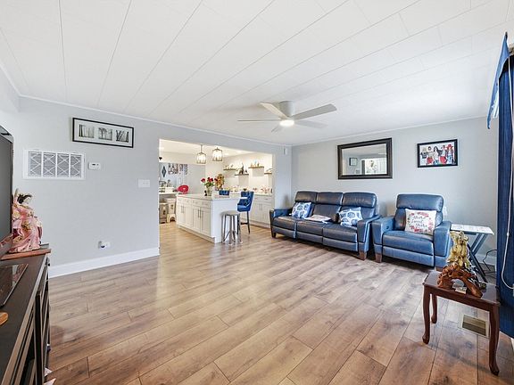 4th image of 8945 S Corcoran Rd