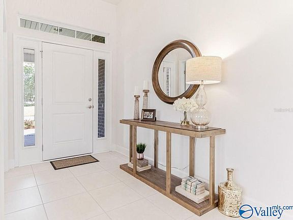 4th image of 205 Rim Rock Cir