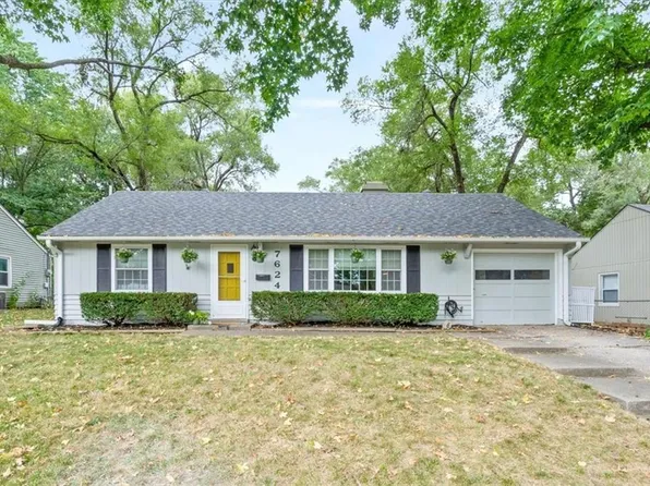 7624 Rainbow Dr, Prairie Village, KS 66208