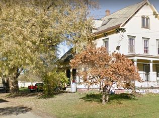 214 Sanger Cir APT 2, Saint Johnsbury, VT 05819