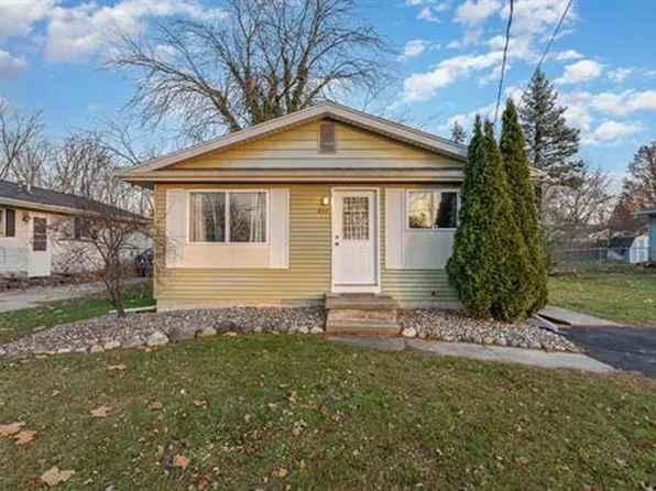 454 N 2nd St, Freeland, MI 48623