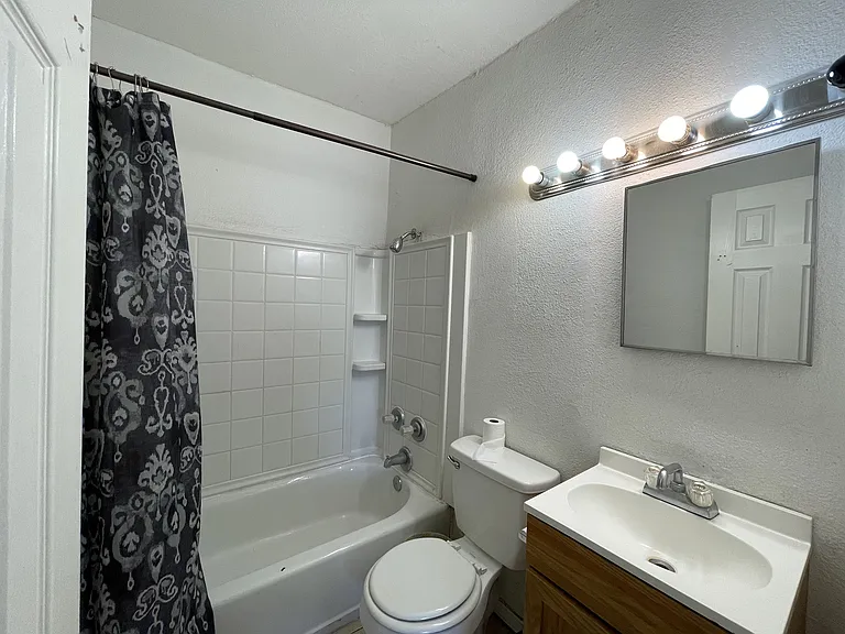 3315 E Missouri Ave — Photo 3