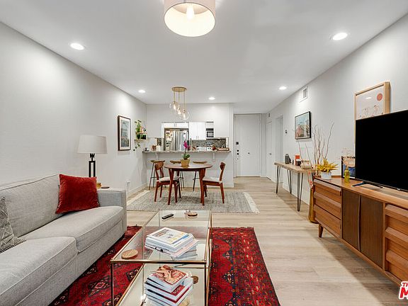4th image of 532 N Rossmore Ave APT 112