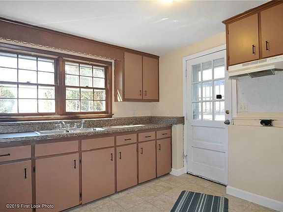 4th image of 2 Rosemont Ave APT B